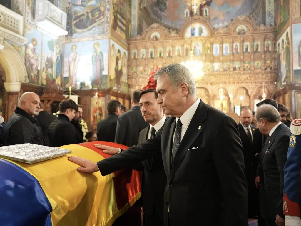 Με στρατιωτικές τιμές η κηδεία του Μιρτσέα Λουτσέσκου στο Βουκουρέστι