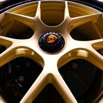 Στροφή της Porsche: Αποχωρεί από τη Bugatti και «φρενάρει» τα ηλεκτρικά