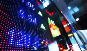 Ευρωπαϊκές μετοχές: Πτώση στο χρηματιστήριο – Πιέσεις από Μέση Ανατολή, πληθωρισμό και εταιρικά αποτελέσματα