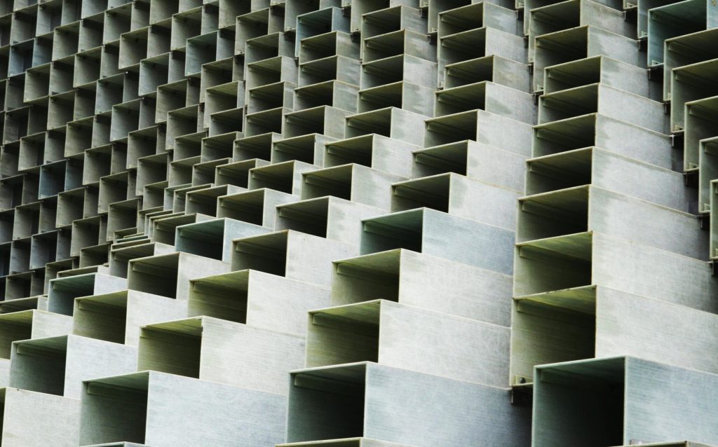 Αλουμίνιο σε τροχιά ανόδου: Πλήγμα στο Άμπου Ντάμπι αλλάζει το παγκόσμιο ισοζύγιο