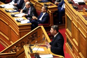 Βουλή: Πρόταση Ανδρουλάκη για αναβολή, «όχι» Μητσοτάκη- Κανονικά η συζήτηση για το Κράτος Δικαίου