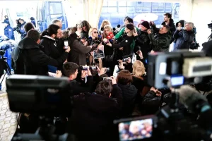 Δίκη Τεμπών: Σπαρακτικές μαρτυρίες και συγκρούσεις στην αίθουσα - Τη Μεγάλη Δευτέρα η συνέχεια