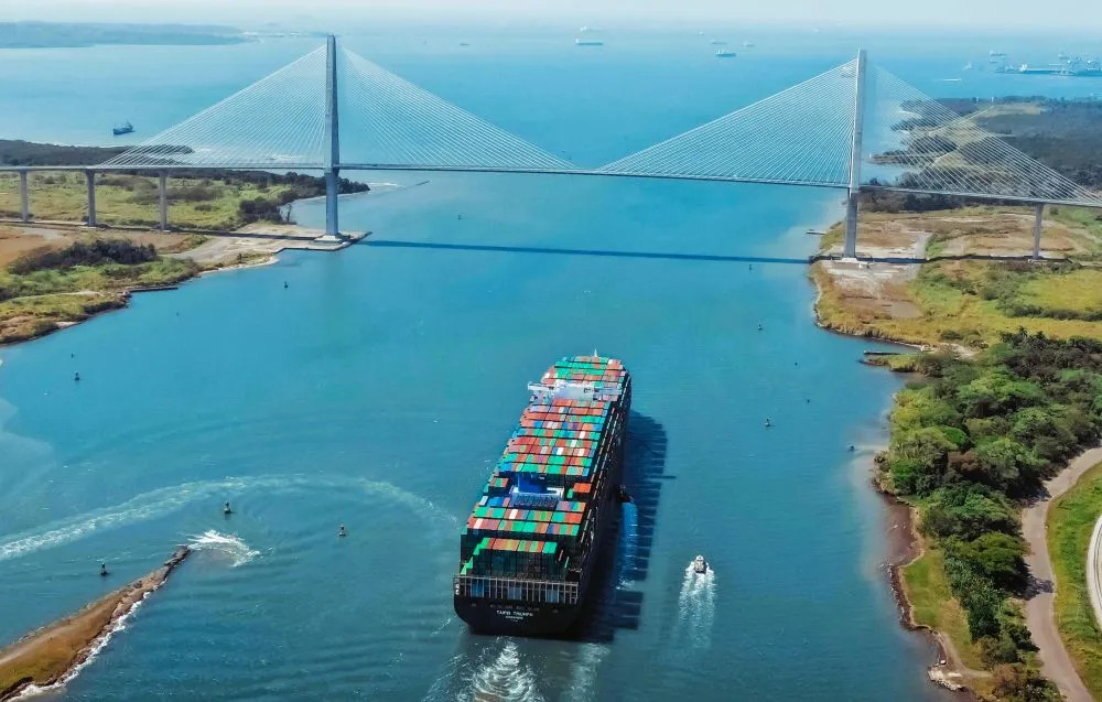 Διώρυγα Παναμά: «Έκρηξη» στα τέλη διέλευσης λόγω μπλοκαρίσματος στο Ορμούζ