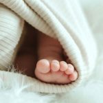 «Νταντάδες της Γειτονιάς»: Πότε ανοίγει η πλατφόρμα – Ποιοι δικαιούνται επίδομα έως 500 ευρώ για κάθε παιδί