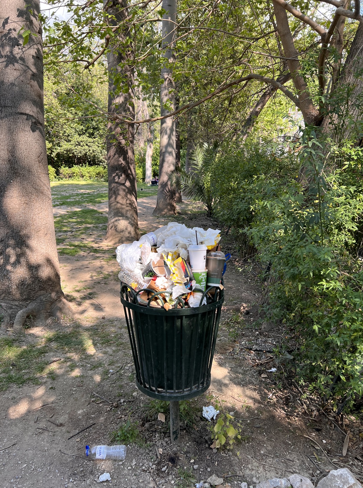 Εθνικός Κήπος σκουπίδια Δούκας δήμαρχος 