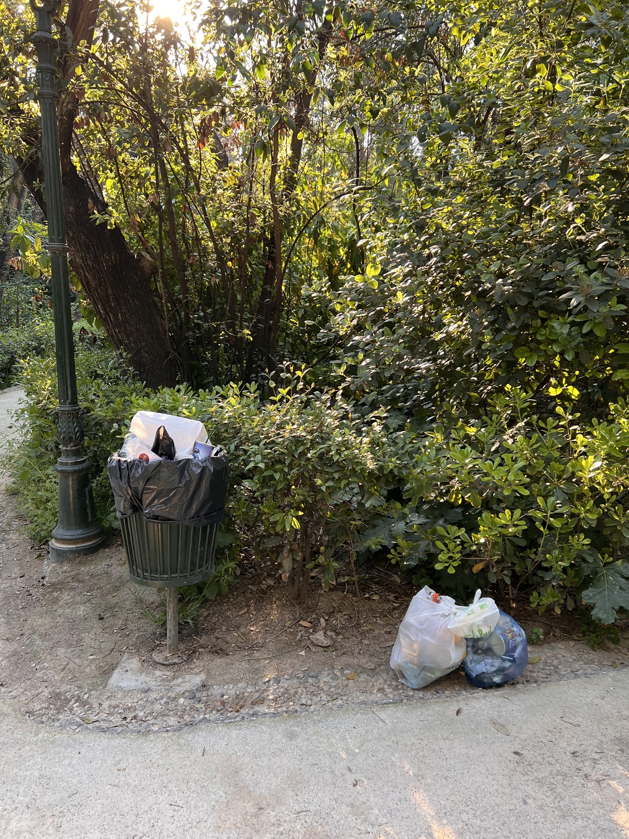 Εθνικός Κήπος σκουπίδια Δούκας δήμαρχος