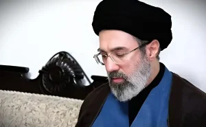 Ιράν: Σοβαρά τραυματισμένος ο Μοτζταμπά Χαμενεΐ - Ποιος κυβερνά πραγματικά;