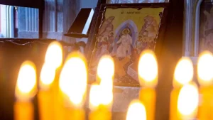 Πάσχα στην Ελλάδα: Ο Εσπερινός της Αγάπης και οι παραδόσεις της Κυριακής