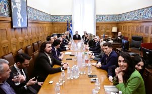 ΚΟ ΠΑΣΟΚ: «Σφίγγει τον κλοιό» στη ΝΔ με αιχμή την άρση ασυλίας - Στο τραπέζι εκλογές και «δεδηλωμένη»