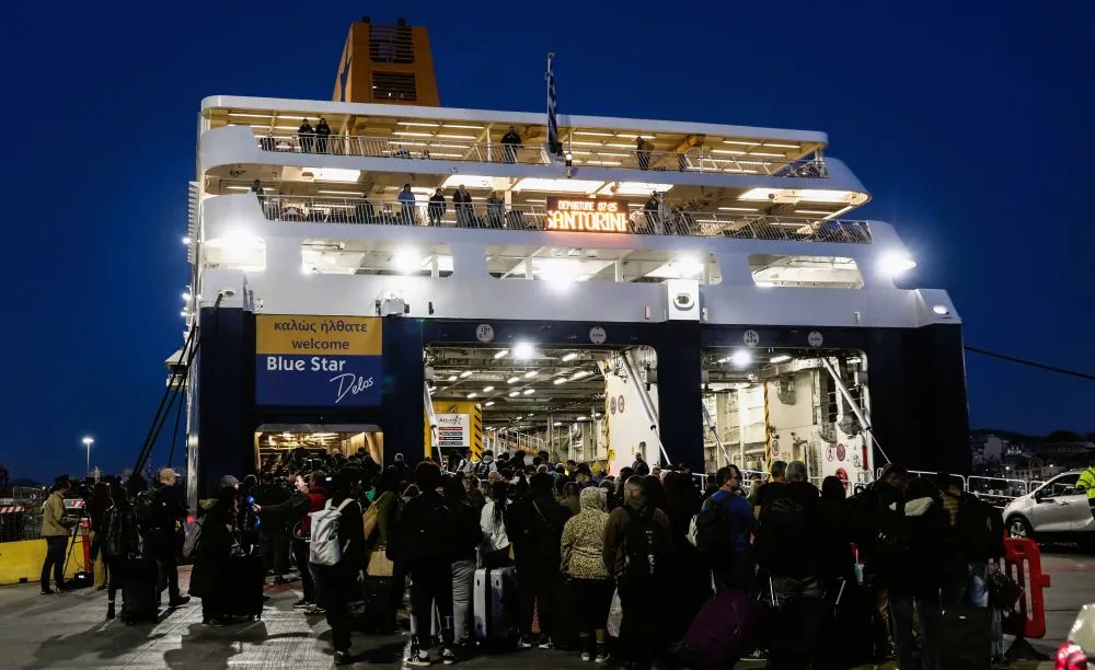 Έξοδος Πάσχα 2026: «Βουλιάζει» ο Πειραιάς - Πάνω από 20.000 επιβάτες σε μία ημέρα