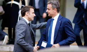 Διπλωματικό σήμα από Παρίσι: Ο Μακρόν έρχεται στην Αθήνα στις 24 Απριλίου