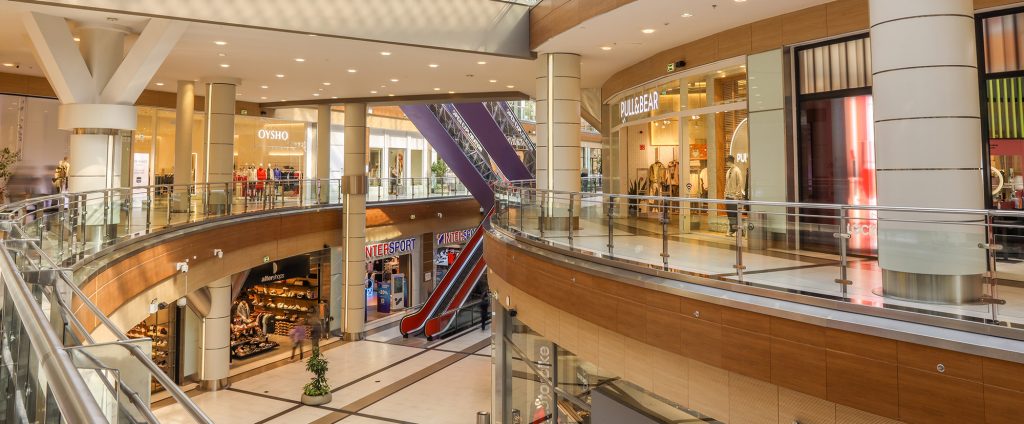 Έμποροι: «Καλοδεχούμενα τα μέτρα για τους πολίτες, αλλά η αγορά μένει πίσω»