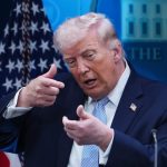 Τραμπ απειλεί με στρατιωτική κλιμάκωση κατά του Ιράν - Κρίσιμες διαπραγματεύσεις βρίσκονται σε εξέλιξη