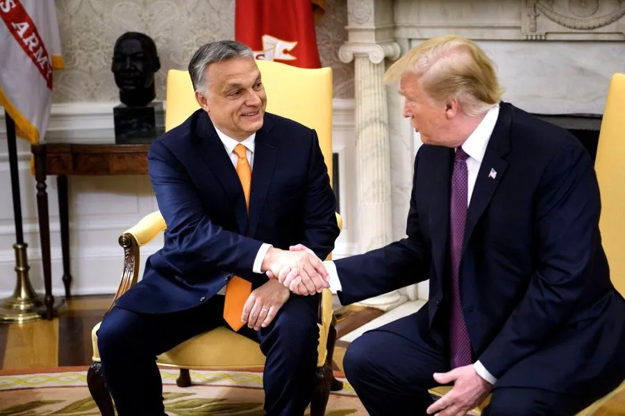 Deal πριν την κάλπη; Ο Τραμπ «τάζει» οικονομική βοήθεια στον Όρμπαν και ανάβει φωτιές στην Ευρώπη