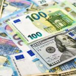 Συνάλλαγμα: Οριακή ενίσχυση για το ευρώ - Σε στάση αναμονής οι αγορές