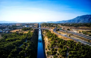 Διώρυγα Κορίνθου: «Stop» στα βαρέα φορτηγά προς Αθήνα για τρεις ημέρες